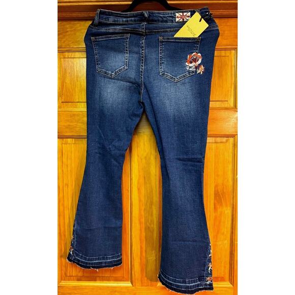 Machine Nouvelle Mode Flair Jeans with embroidered floral flowers SIZE 9 NEW - Picture 4 of 8